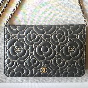 🌸CHANEL🌸Camellia Embossed WOC Wallet On Chain Shoulder Crossbody Bag